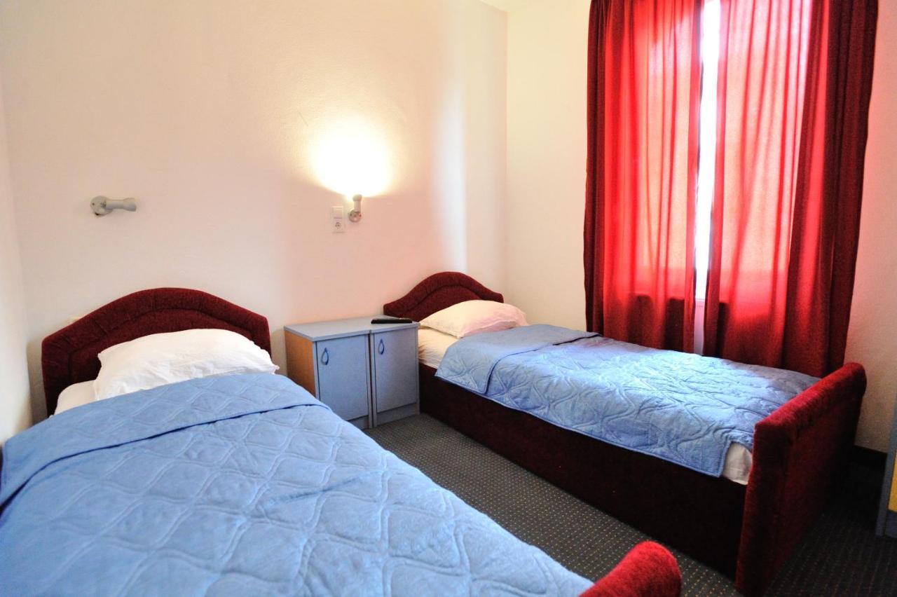 Hotel Lav Neum Eksteriør bilde